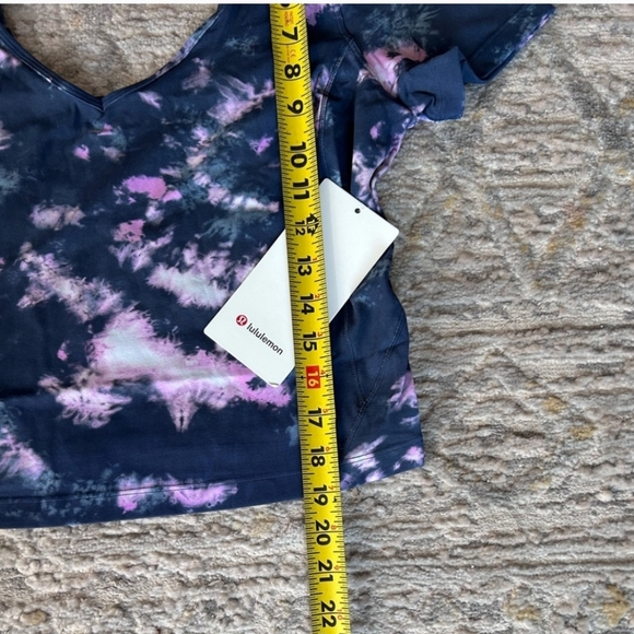 NWT lululemon Align™ T-Shirt Circulate Tie Dye Mineral Blue Multi Size 12 - Picture 5 of 7